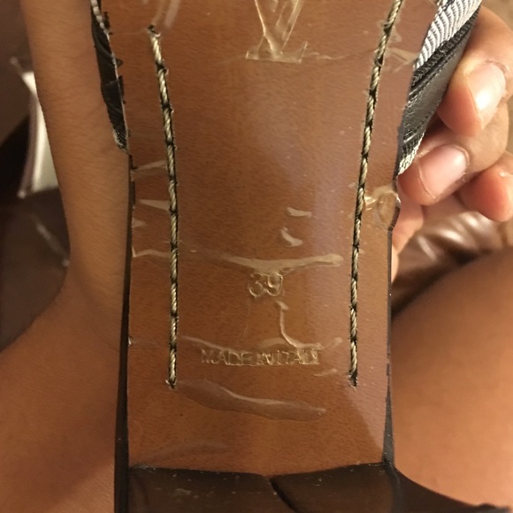 Shoes - Picture 4 of 4