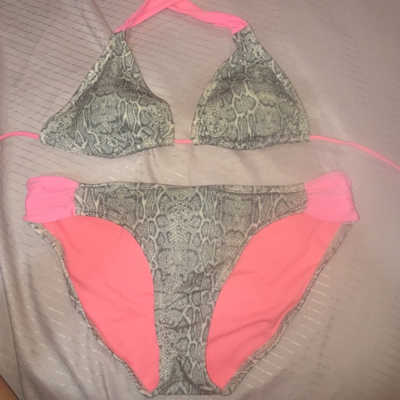 Triangle bikini - Picture 1 of 3