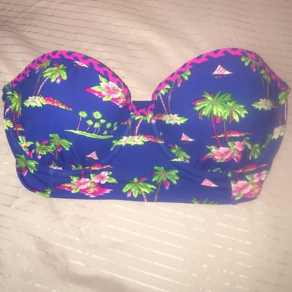 Strapless bikini top