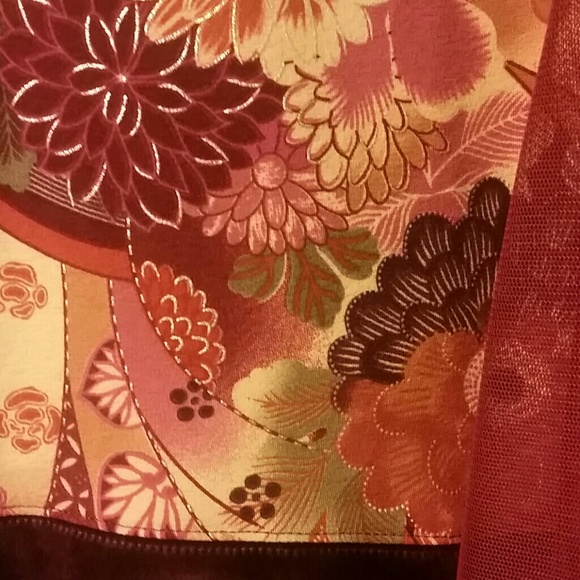 Top - Picture 2 of 2