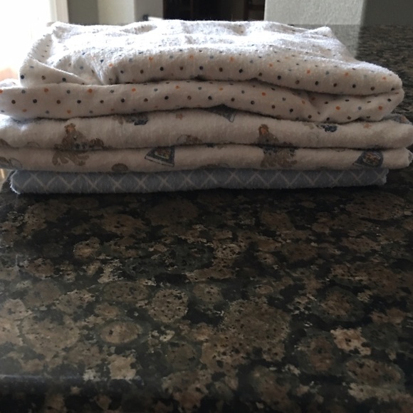 5 receiving blankets - Picture 2 of 2