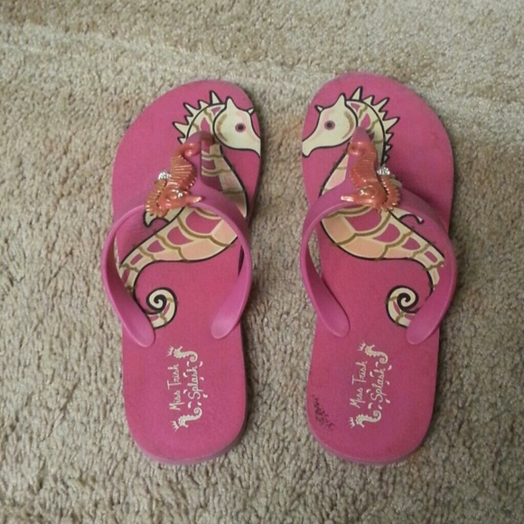 ❤️ RARE SEAHORSE ❤️ COLLECTION HARD TO FIND SUPER CUTE FOOTWEAR .