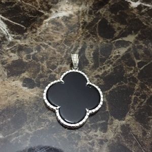 Beautiful onix and silver pendant