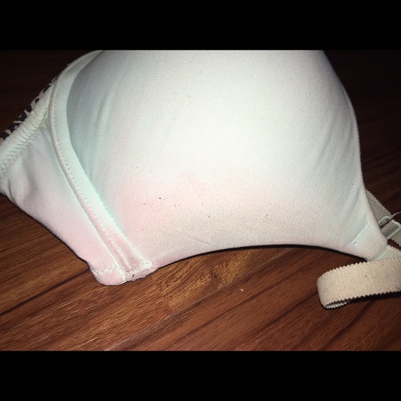 SOLD💥💥2 PINK Victoria's Secret Bras! - Picture 3 of 4