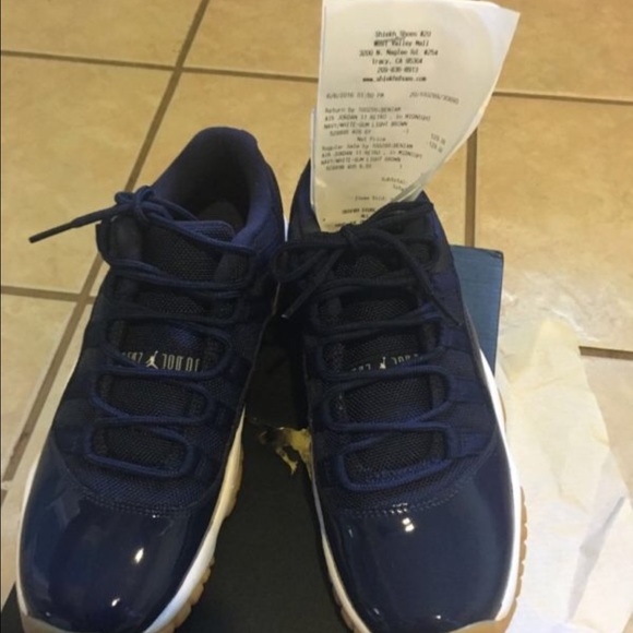 Jordan low 11s 6.5