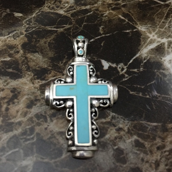Precious turquoise and 925 silver pendant
