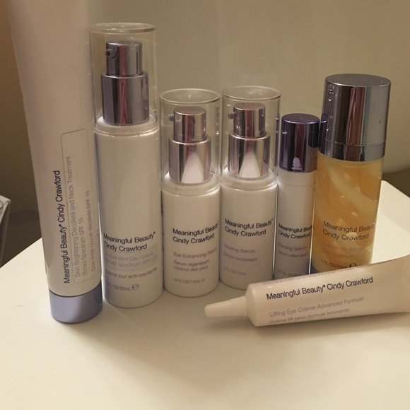 Cindy Crawford meaningful beauty set never used