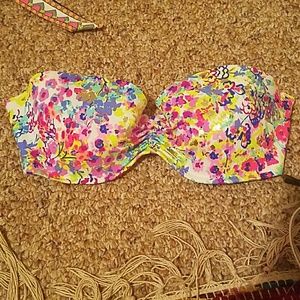 Victoria Secret bathing suit top 32c w straps