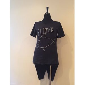 Flipper t-shirt with tails size M