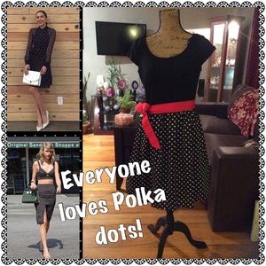 NWT 😍 Polka dots black and white dress stretchy