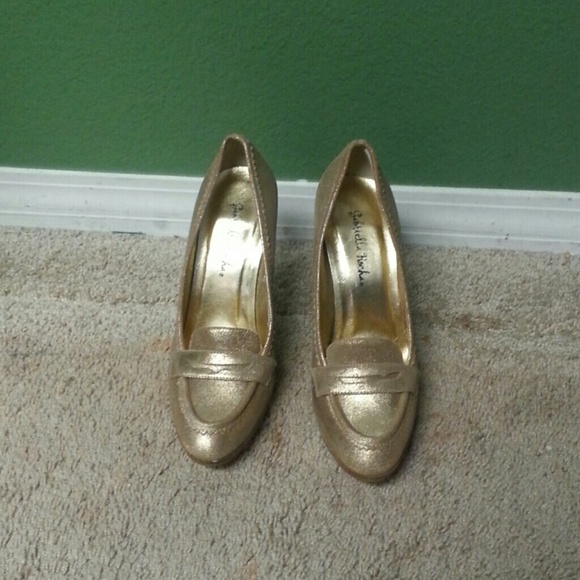 ❤️ GOLDEN SHOES ❤️ COLLECTION LUXURY GOLD COLOR SHOES (NWOT) . - Picture 2 of 3