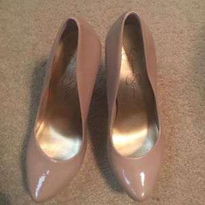 Jessica Simpson nude pumps