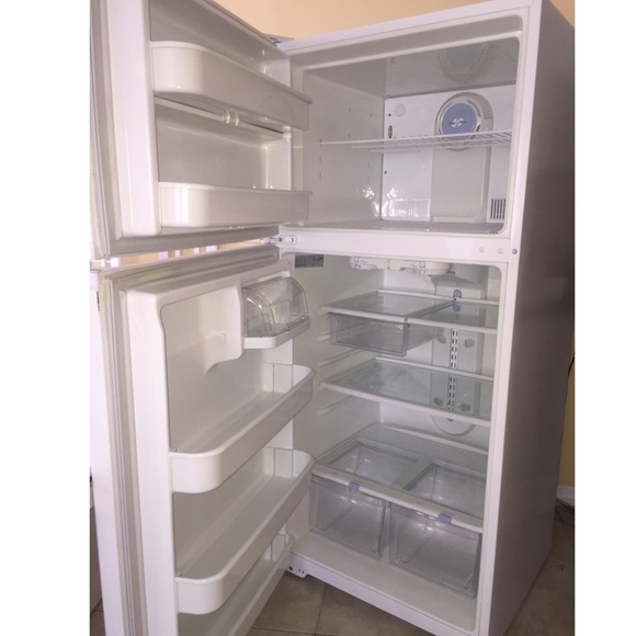 Refrigerator - Picture 4 of 4