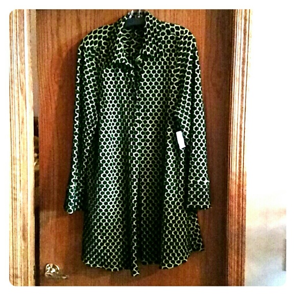 New plus size black & apple green accent jacket