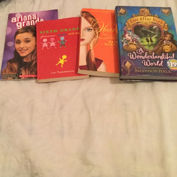 Bundle of books - Picture 1 of 4