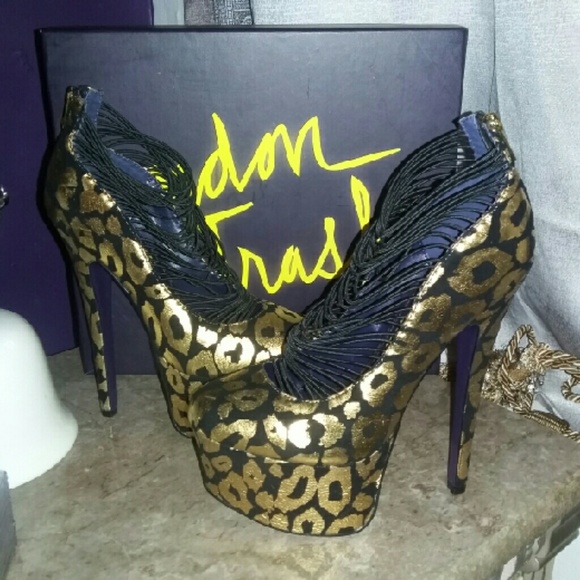 London Trash Gold Cheetah Pumps