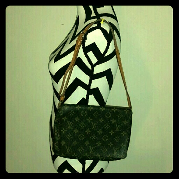 Authentic Louis Vuitton purse