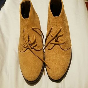 Tan suede chukka boots size 7.5m