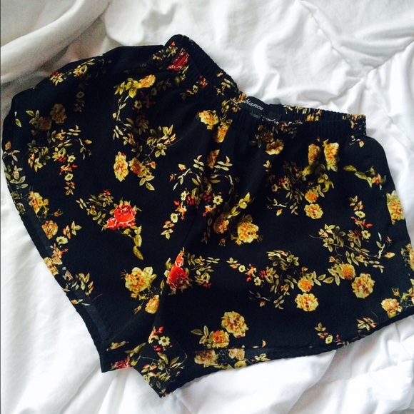 High Waist / Low Waist Floral Shorts