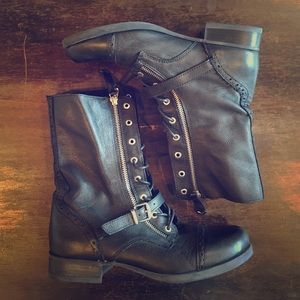 FALL FLASH SALE 🍂🍁🍂ALDO Black Combat Boots
