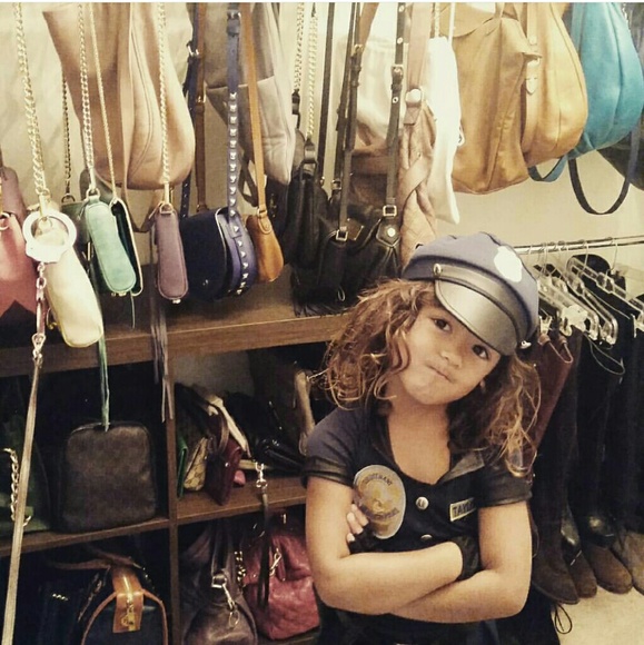 Meet your Posher, Traci - Picture 2 of 2