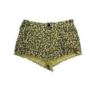 Urban Outfitters BDG high rise leopard shorts 31
