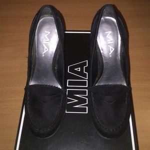 Platform black shoes