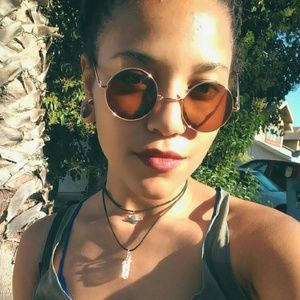 Meet your Posher, Reyna