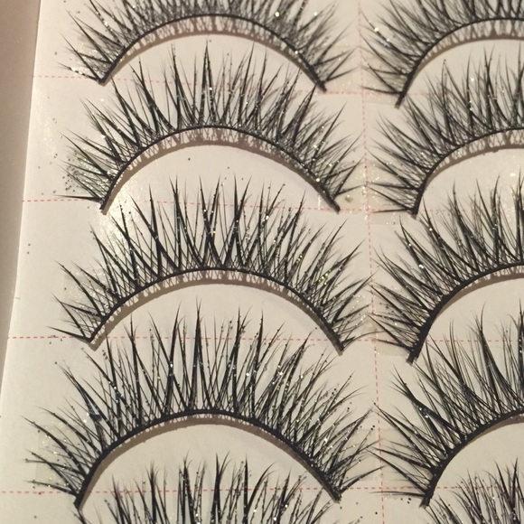 GLITTER LASHES - Picture 2 of 3