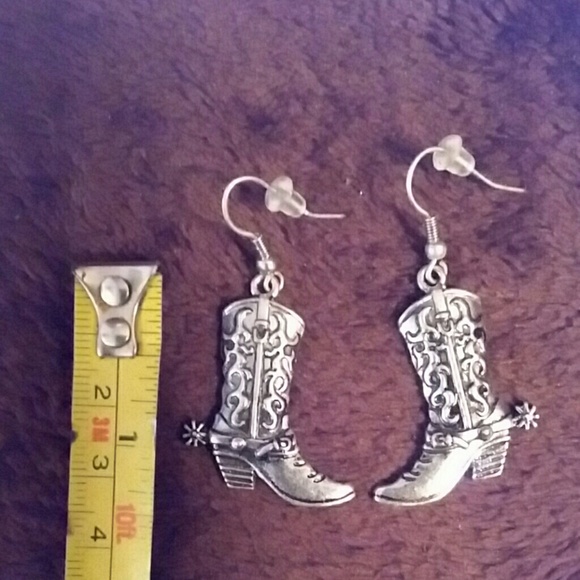 *SOLD***Western boots silver tone dangle earrings - Picture 3 of 3