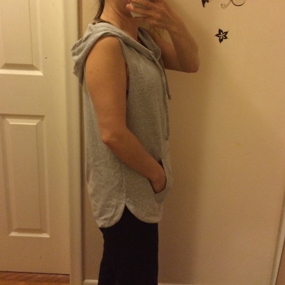 Alternative apparel gray hoodie sleeveless BNWT. - Picture 2 of 4