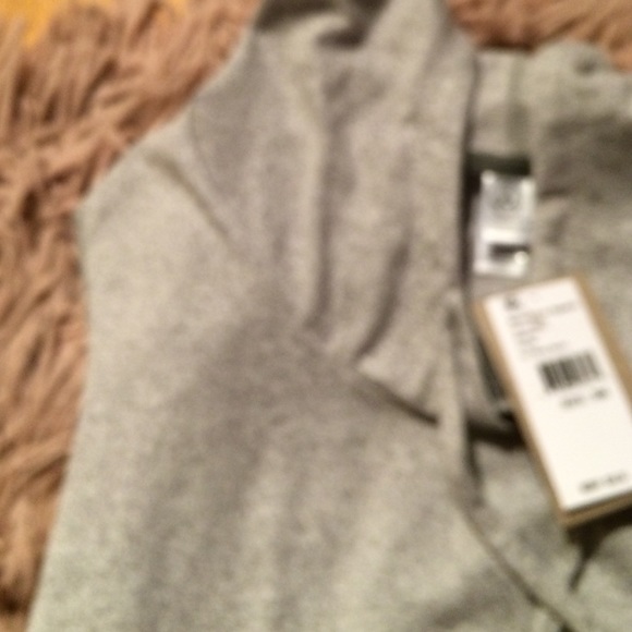 Alternative apparel gray hoodie sleeveless BNWT. - Picture 4 of 4