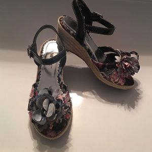 Girl's Nine West Wedges