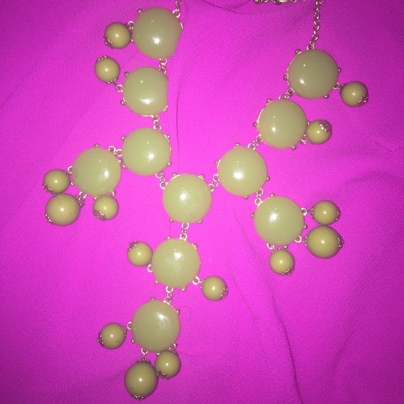 Green bubble necklace
