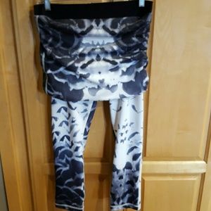 Lululemon leggings with adjustable skirt band