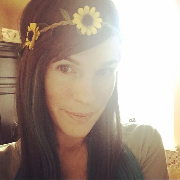 Meet Me! ❤️️ - Picture 2 of 2