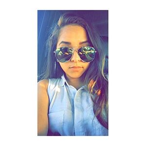 Meet your Posher, Itzel