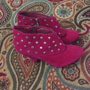 Felt Studded Booties 🍎