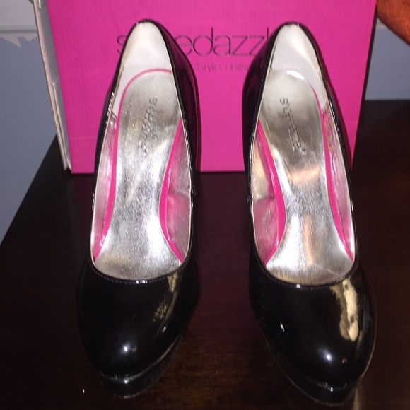 Pink bottom patten leather heels