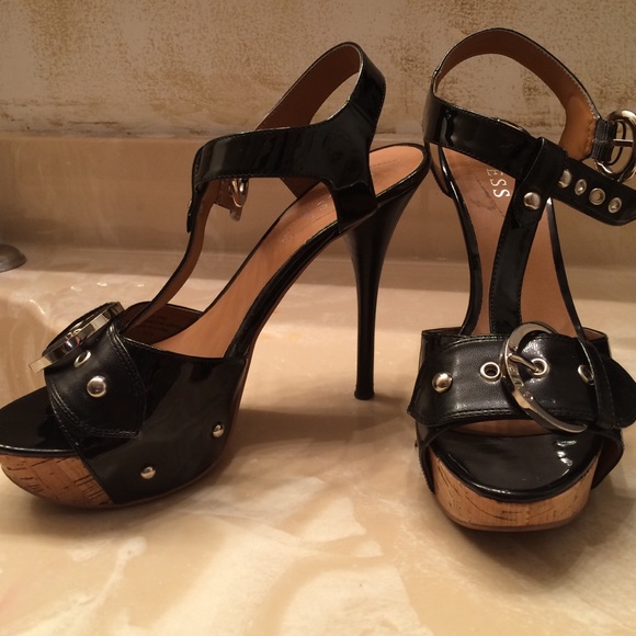 Guess black patten leather T strap heels