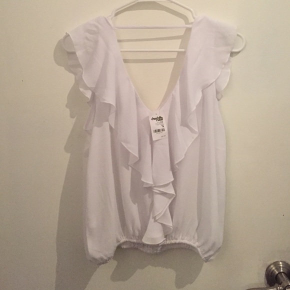 Cute ruffled low back crop top! - Picture 2 of 2