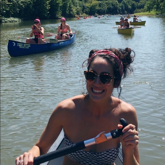 Meet your Posher, Lori - Picture 3 of 4