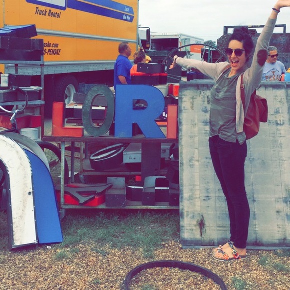 Meet your Posher, Lori - Picture 4 of 4