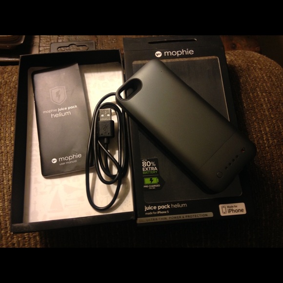 Mophie phone-charging case for iPhone 5/5s