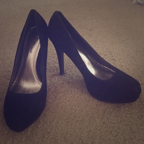 Anne Michelle Heels