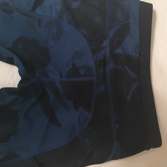 Lululemon Jumbo Inky Floral Speed Tights - Picture 2 of 4