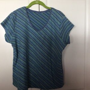 Casual tee shirt top