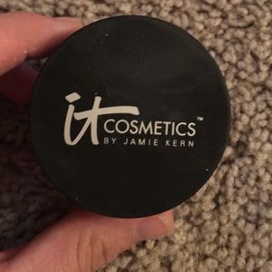 IT cosmetics bye bye pores HD micro powder
