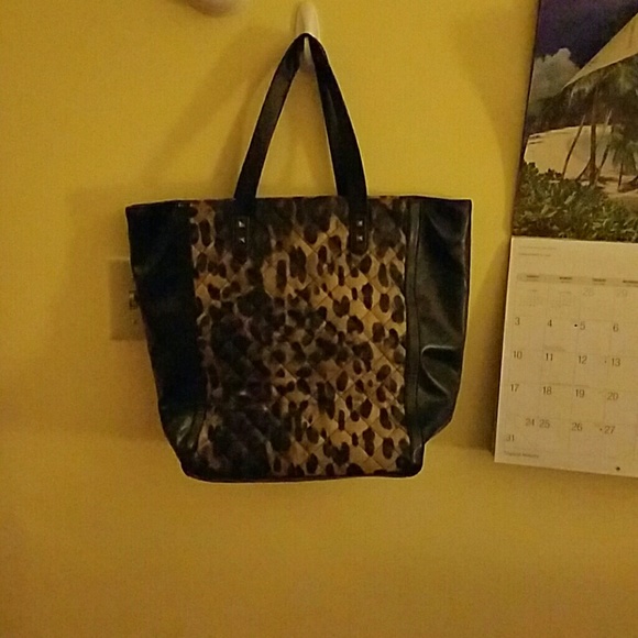 Huge cheetah tote bag !!