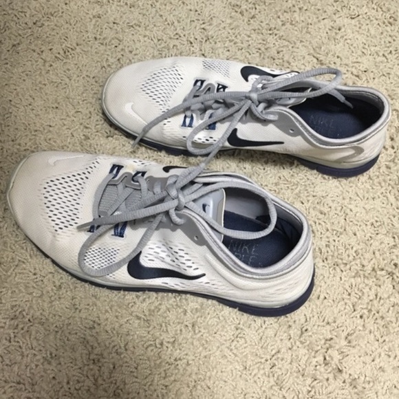 Nike shoes (bundle)